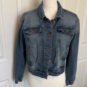 Vintage trucker Denim Jean Jacket Classic Button-Front with gold buttons✨